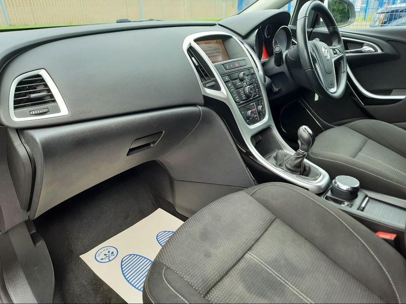 VAUXHALL ASTRA
